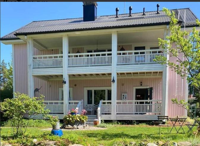 Wanha Neuvola Guesthouse ピエクサマキ エクステリア 写真